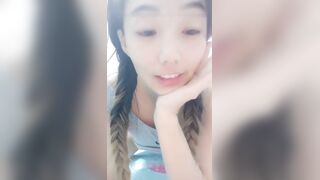 敏感体质肉鲍嫩妹，深插高潮喷水颤抖，添足诱惑十足