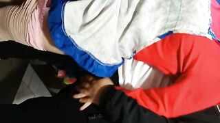 【人妻】寂寞少妇被快递小哥按在床上疯狂输出，丈夫在隔壁却不知