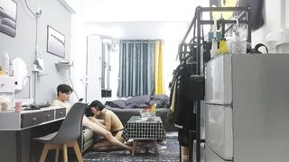 良家学生妹，00后，苗条短发乖巧听话，黑丝足交啪啪，肌肉小帅哥，金童玉女性爱最佳伴侣