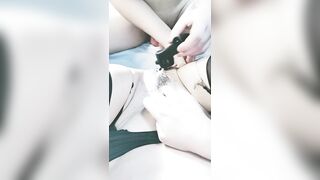 人美逼嫩水又多还超级骚【上篇】露脸黑丝诱惑要榨干小哥哥，口交大鸡巴各种抽插爆草把小哥榨干，抠弄骚穴淫水直流