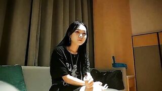 【租豪车钓拜金女】，新晋泡良大神，漂亮小姐姐豪车上好开心，酒店开房激情啪啪，小骚货花样多啥都懂