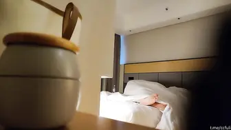 【约漂亮小姐姐能干一小时】，小帅哥横扫百花从，嫩妹大学生带酒店，激情交合欢愉
