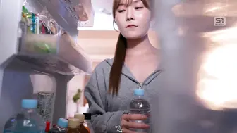 SNOS-218 [中文字幕]为妻备孕一个月积攒的精液，竟被妻子的好闺蜜用嘴全部榨干了！ miru