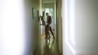 （大吊系列）十几个黑人操一个白人美女！一个洞都不放过！轮操开始了