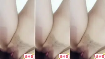 上海东鹄文化公司前台颜值美女『范梓宣』遭潜规则边被操边给大学生弟弟打电话
