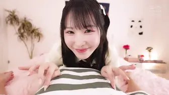 HMN-798 [中文字幕]无码破解「大叔你是不是超想直接中出啊？」被小恶魔系年下JK少女一脸坏笑地挑逗 舌吻挑衅的同时 居高临下地看着你撸管 手口并用诱导你中出 香水纯