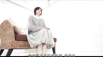 MFYD-141 [中文字幕] 新人人妻惊艳出道 看温婉人妻如何在高清镜头前撕下防线，奉献灵魂决堤的初夜破戒！- 月神かりん