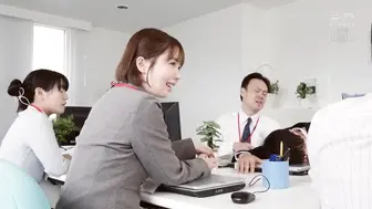 ROYD-250 [中文字幕] 早上起床后，房间裡竟然有穿着内衣睡觉的同期女同事！明明总是爱顶嘴又爱骂人，却撒娇过来了 小栗操